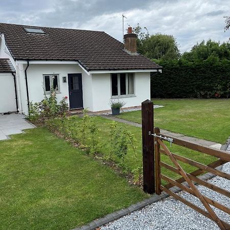 Fir Tree Cottage Chester Kültér fotó