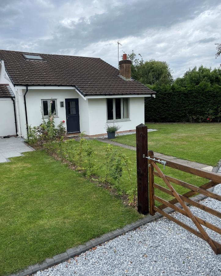 Fir Tree Cottage Chester Kültér fotó